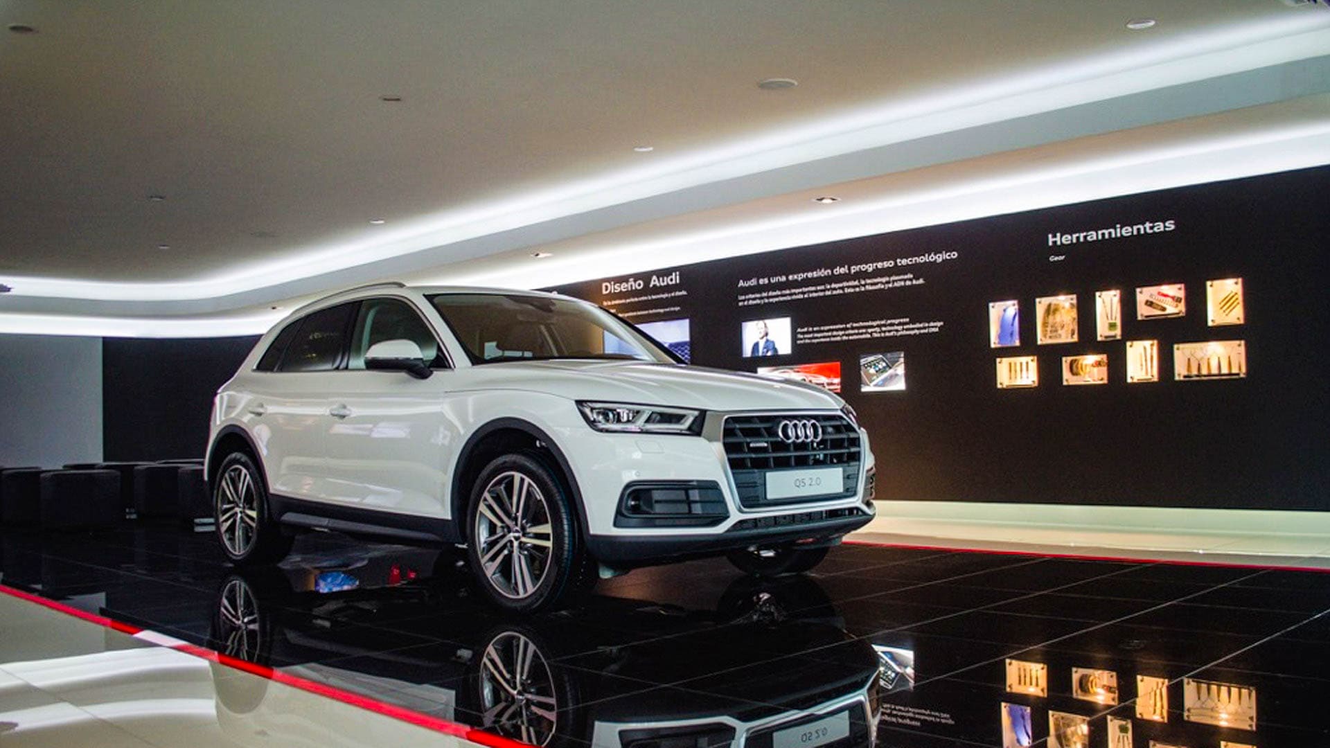 AUDI | SHOWROOM - 3
